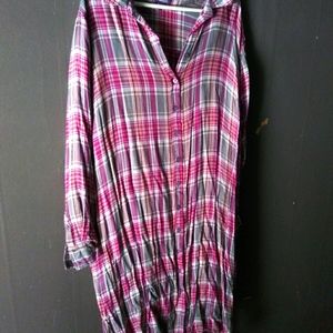 Romans 22/24 flannel hi/ low casual top